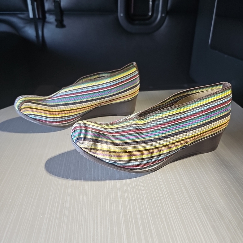 Charleston Shoe Co Cape Striped Low Wedge Multicolor Womens Sz 6 NWOT Condition